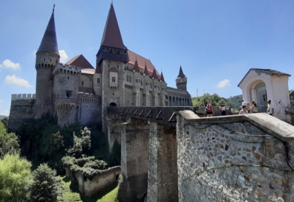 Târgul European al Castelelor – în Curtea Husarilor de la Castelul Corvinilor