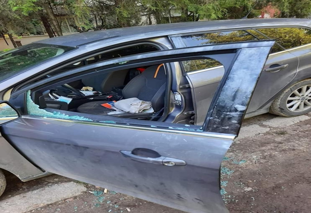 Foto: Peste 20 de mașini vandalizate pe străzi din cartierele gălățene