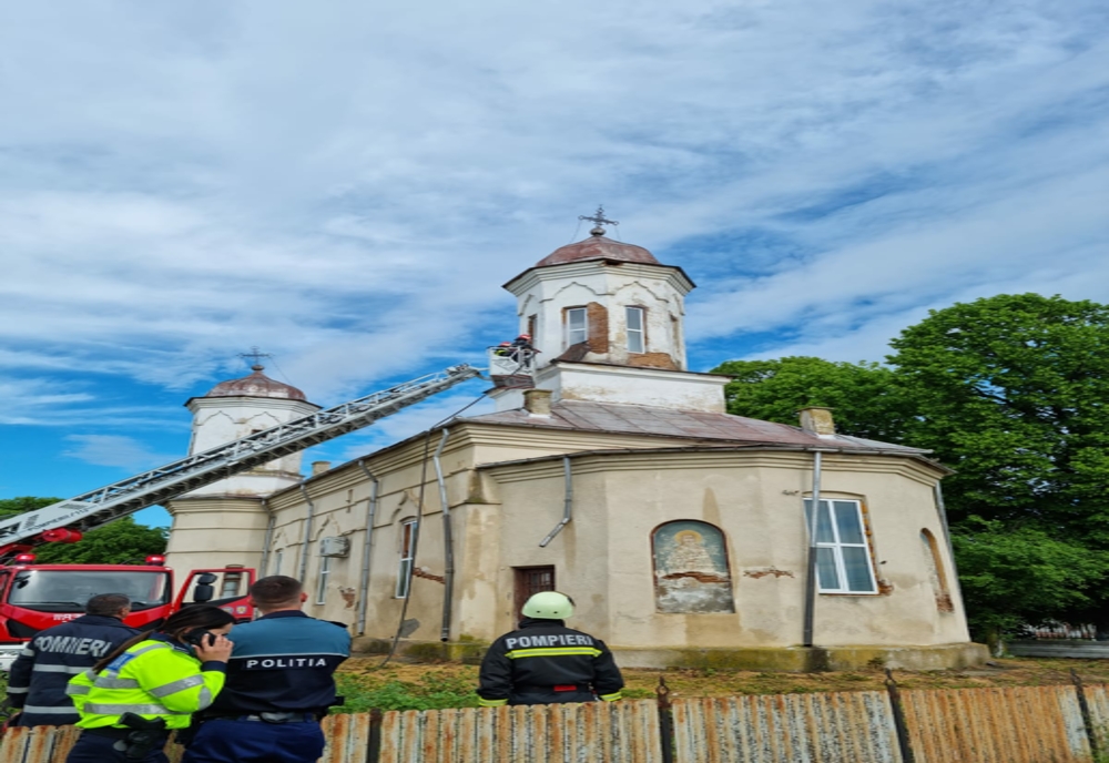 Biserică monument istoric din Dolj, cuprinsă de un incendiu