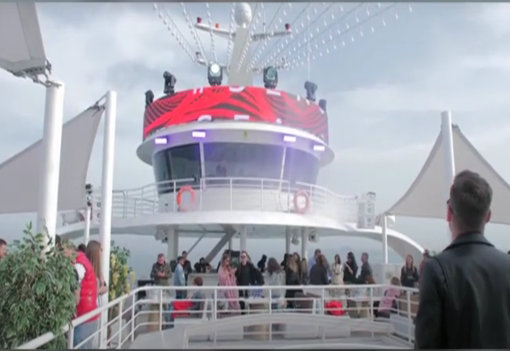 VIDEO Petrecere pe yacht, în largul Mării Negre