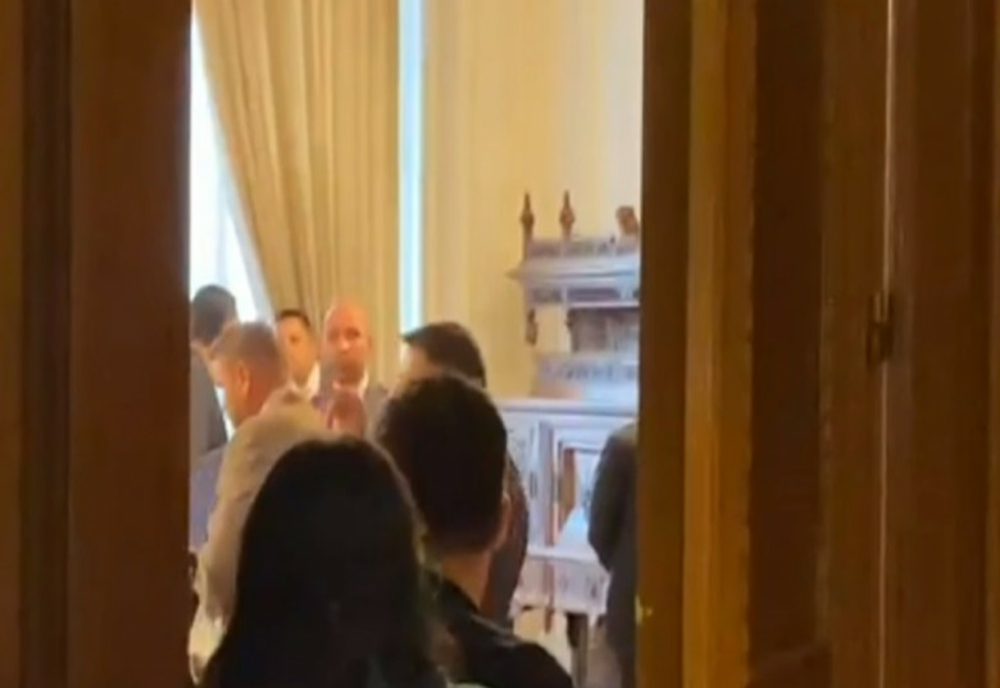 Petrecere de ziua lui Orban cu zeci de invitați fără mască