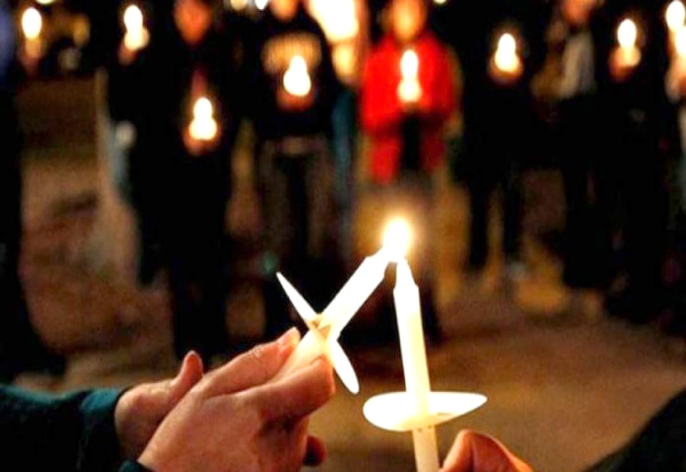 Ce REGULI trebuie să respecte românii în noaptea de Înviere