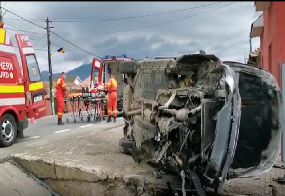FOTO/VIDEO: Accident pe DN 17, în Rusu Bârgăului! Doi tineri, la spital