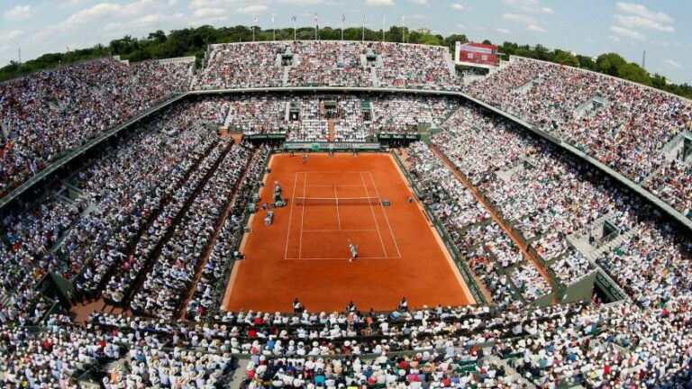 Spectatorii, daţi afară de pe terenurile de la Roland Garros din cauza restricţiilor anti-Covid
