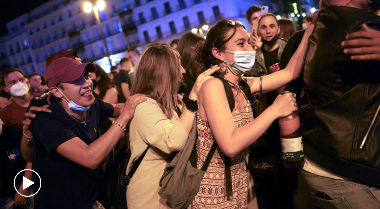 ”Revelion” pe străzile din Spania: fieste și explozie de bucurie după terminarea stării de alarmă