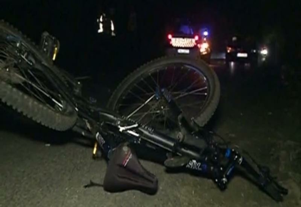 Biciclist decedat în Bușteni, după ce a intrat într-un stâlp din beton
