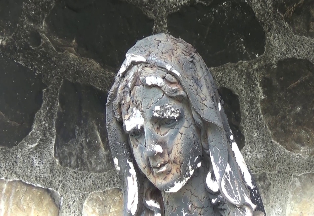 Statuie a Fecioarei Maria, incendiată la Reșița