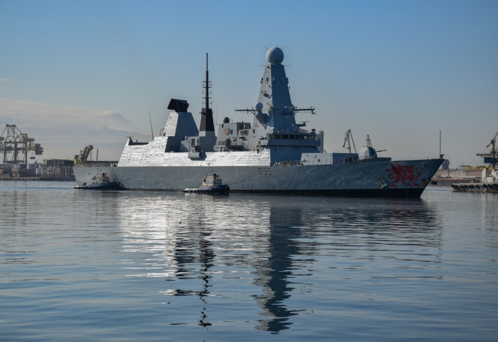 Forțele ruse au tras focuri asupra unei nave NATO, în Marea Neagră