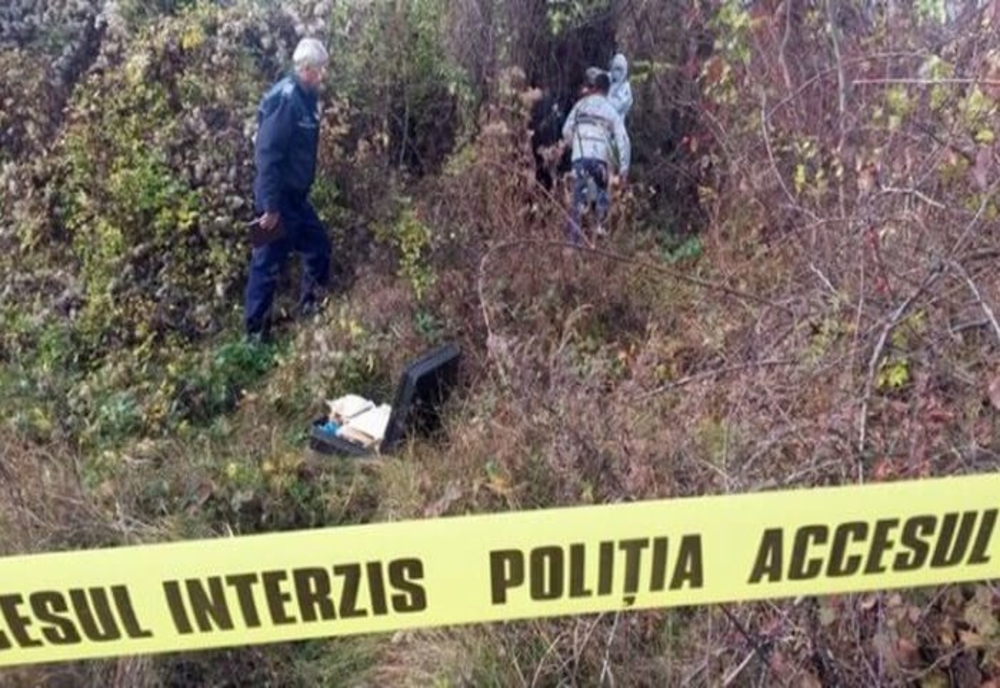 Un bărbat plecat de acasă la începutul lunii mai a fost găsit mort, în albia unui pârâu, în zona Slănic