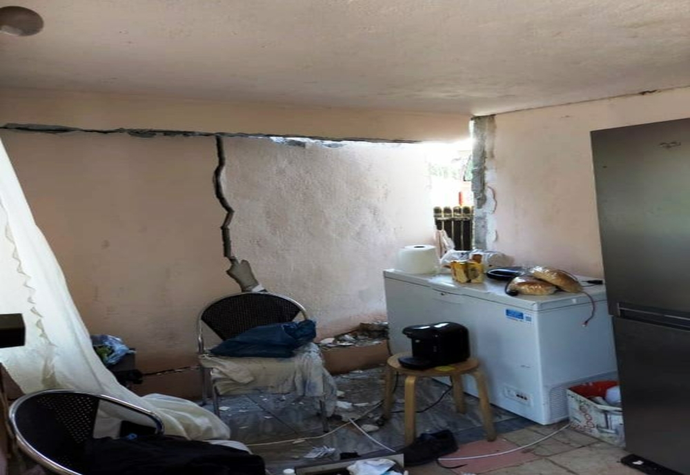 Dâmbovița. Explozie puternică la o casă din Hulubești! Trei persoane au suferit arsuri grave