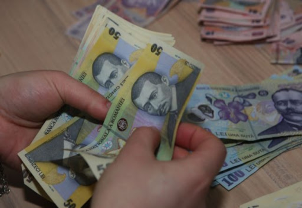 Aproape 85% din veniturile lunare ale românilor se duc pe cheltuieli