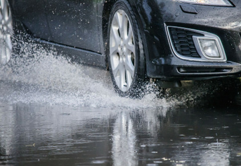 Atenție, șoferi! Risc major de acvaplanare pe A3, București – Ploiești, din cauza ploilor