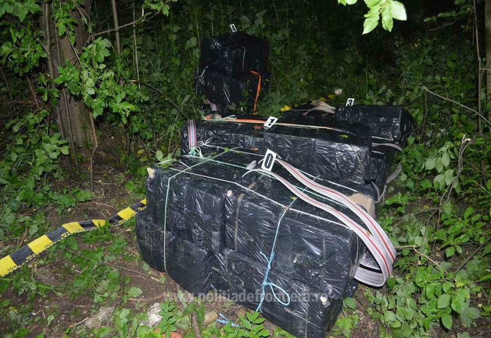 Țigări de contrabandă, transportate peste graniță cu drona