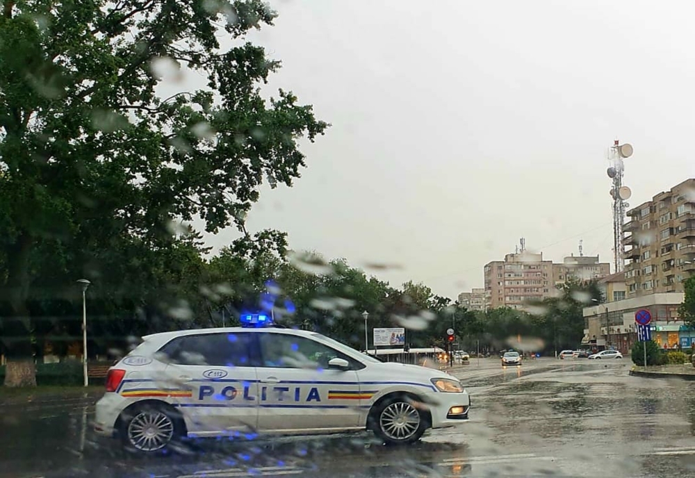  Sfaturi de la polițiști pentru o deplasare sigură pe timp de ploaie