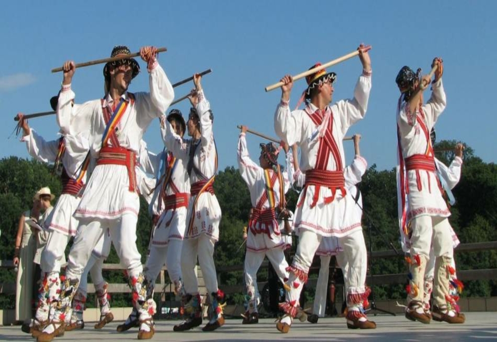 Sărbătoarea Rusaliilor, marcată la Caracal printr-o serbare câmpenească