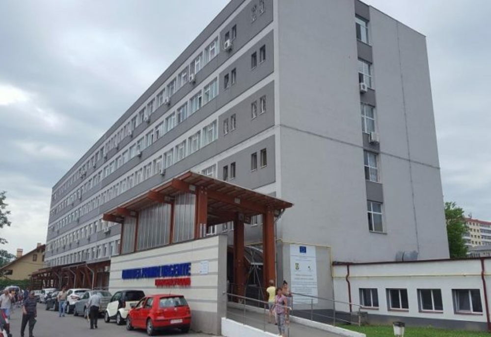 Un tânăr de 19 ani a vrut să se arunce de la etajul 4 al Spitalului Județean din Târgoviște