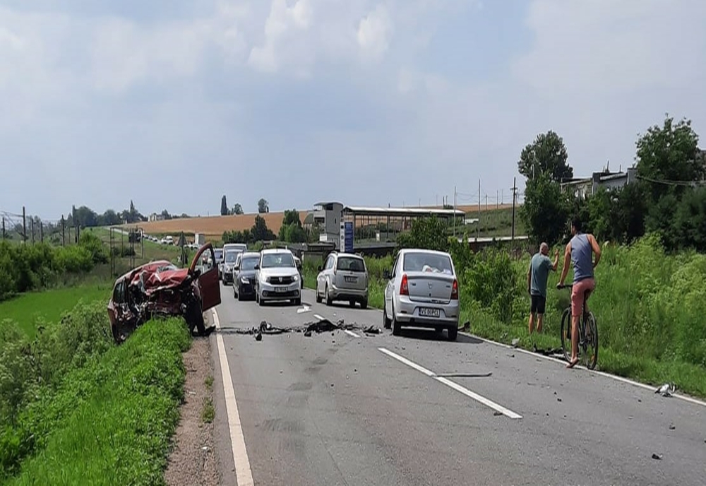 Foto/ Accident pe DN25, în afara localității Șendreni. O persoană decedată