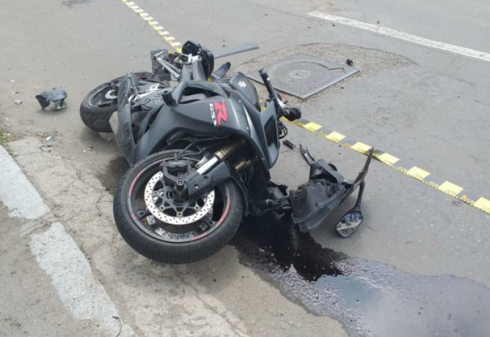 Motociclist accidentat pe strada Traian