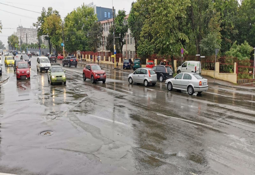 Circulație rutieră reorganizată la intersecția bulevardului Alexandru Lăpușneanu cu strada Nicolae Iorga