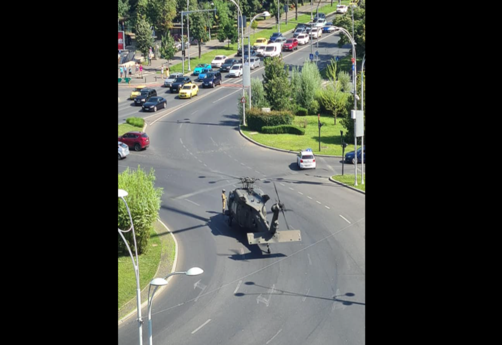 FOTO VIDEO Un elicopter a aterizat de urgență chiar în centrul Bucureștiului