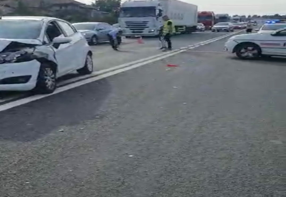 VIDEO. Autospecială de poliţie din Mehedinţi, implicată într-un accident în Dolj. Doi poliţişti, la spital