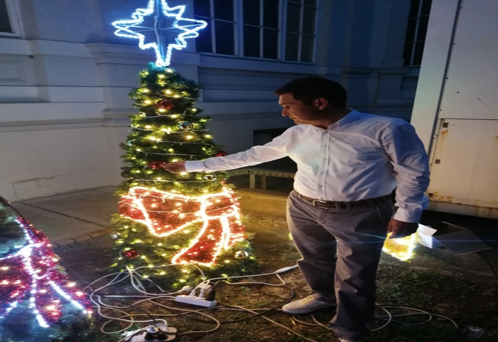 Cod galben de caniculă, primarul din Arad caută brad de Crăciun