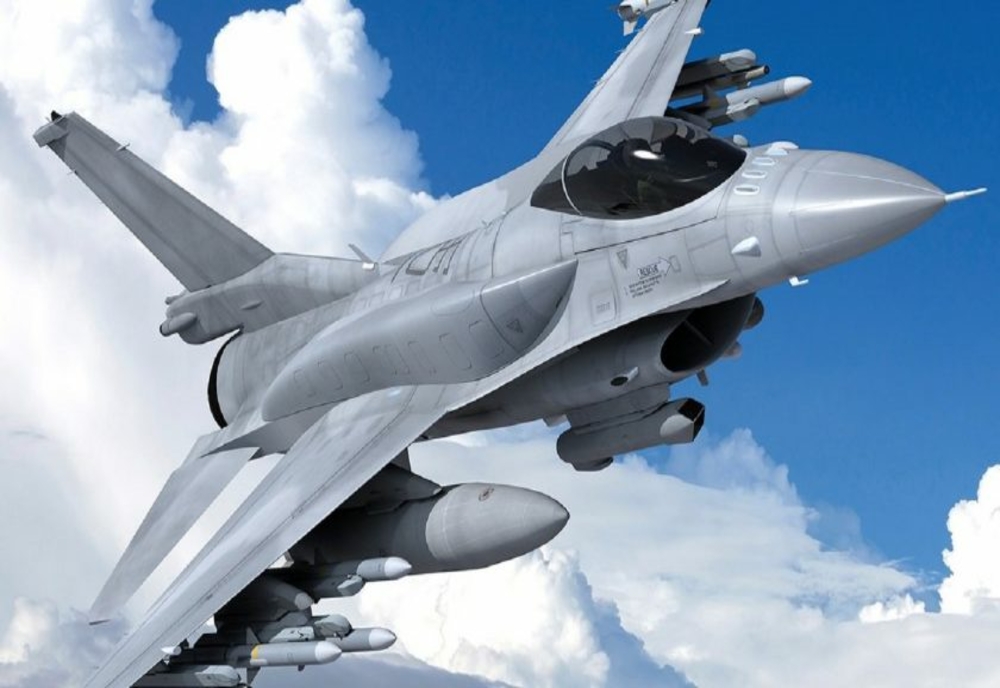 Incident aviatic în Galaţi. Un avion de luptă F-16 a început să se dezmembreze în timpul zborului