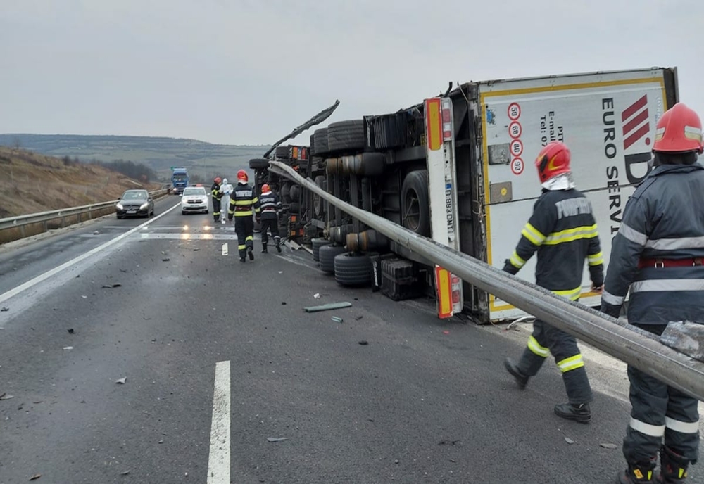 Autotren răsturnat pe Autostrada A1 București- Pitești, la kilometrul 33