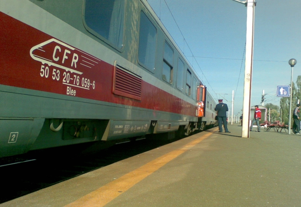 Trenurile de călători şi-au reluat traficul pe ruta directă Bucureşti – Constanţa