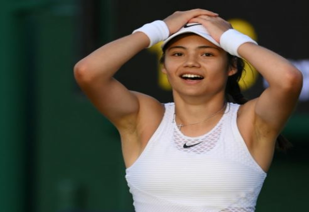 Emma Răducanu, nevoită să abandoneze în optimi la Wimbledon