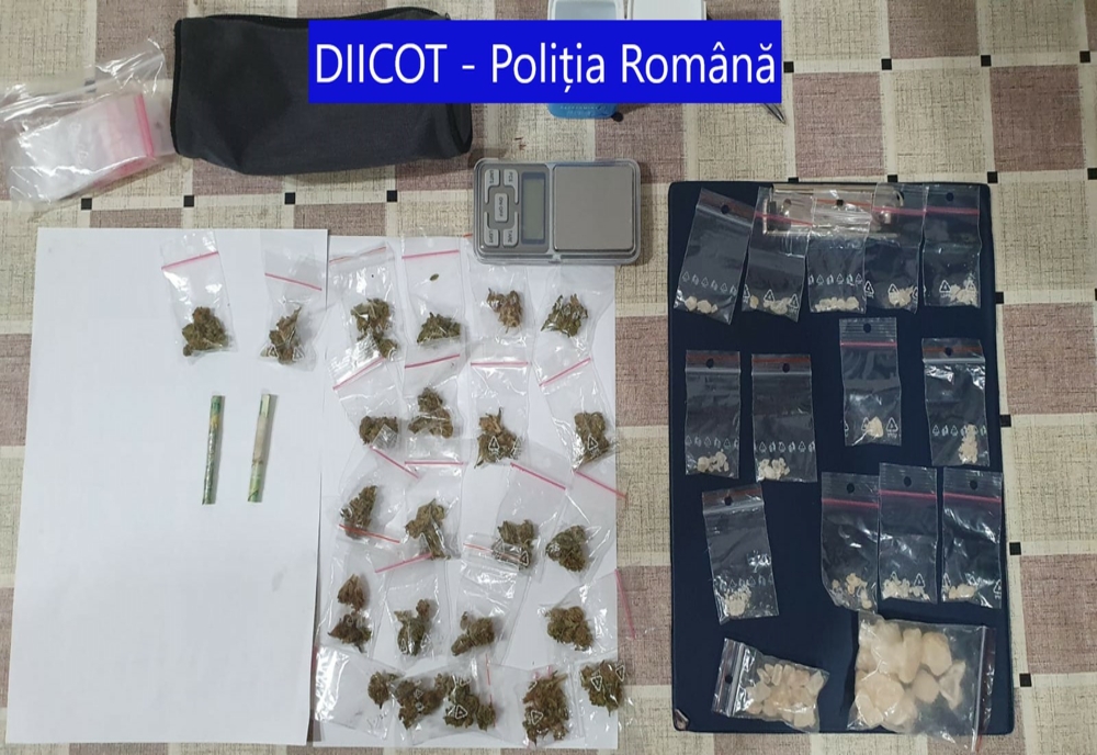 Traficanți de droguri din Bistrița-Năsăud și Cluj, percheziționați de procurorii DIICOT! Câți au fost duși la audieri
