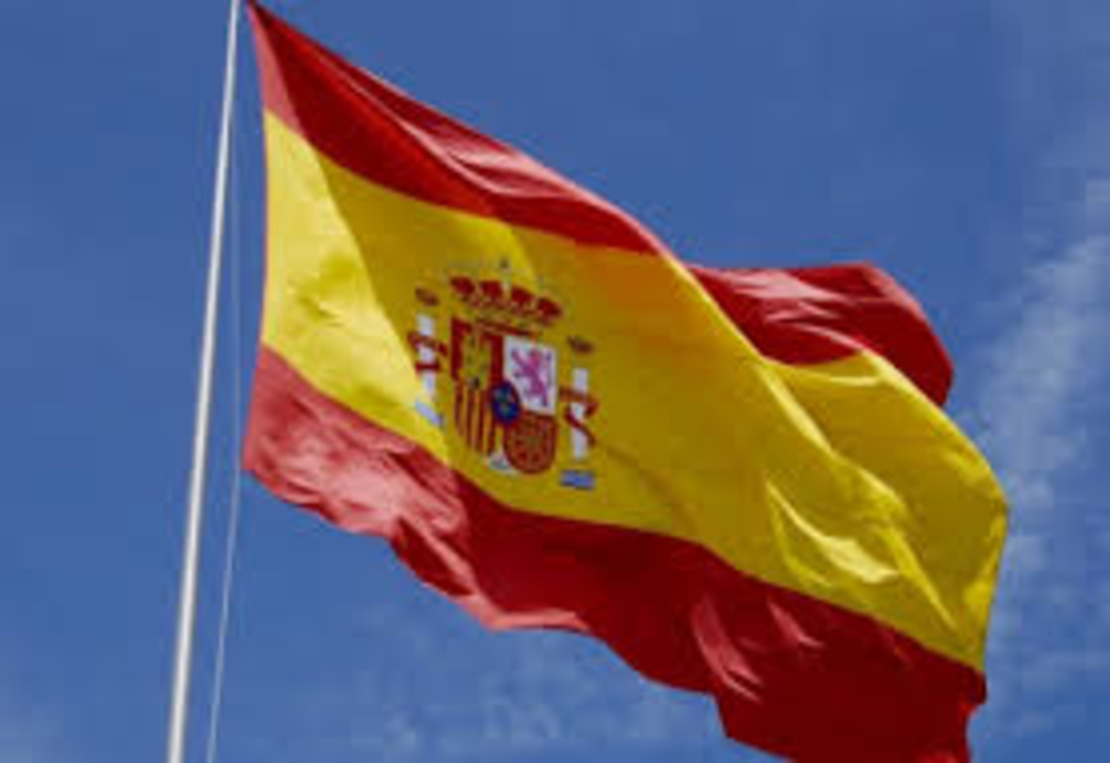 Avertismentul MAE pentru românii care călătoresc în Spania: Cod roșu, portocaliu și galben de caniculă și vânt