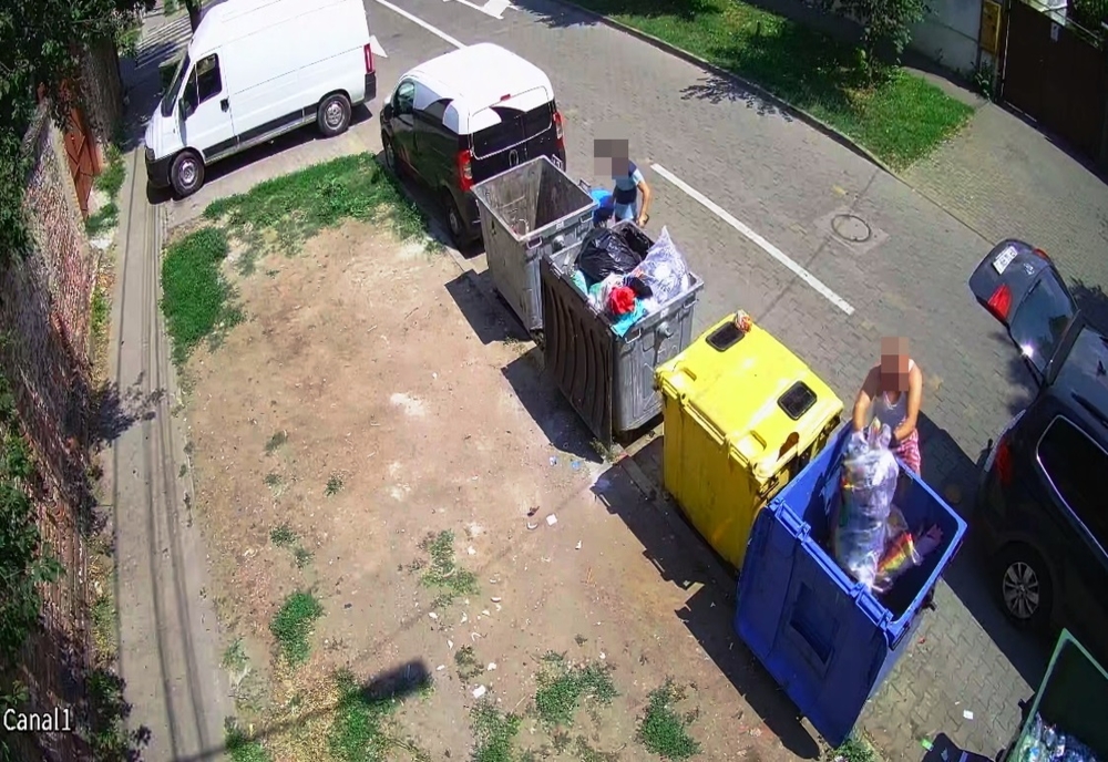 Primăria Arad monitorizează video containerele de gunoi pentru a sancţiona aruncarea deşeurilor neconforme