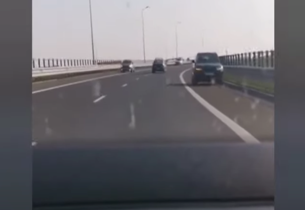 VIDEO Imagini HALUCINANTE: Zeci de mașini pe contrasens, pe Autostrada Soarelui