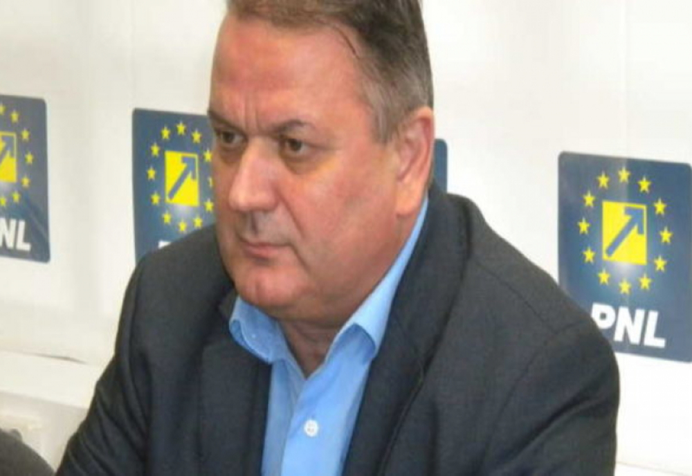 Liderul PNL Dâmbovița, senatorul Virgil Guran, le cere liberalilor să se liniștească: ”Aducem partidului un prejudiciu mare de imagine”