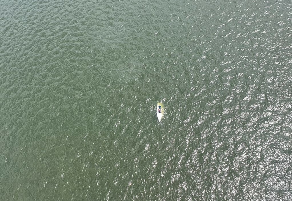 Barcă răsturnată pe lacul Siutghiol