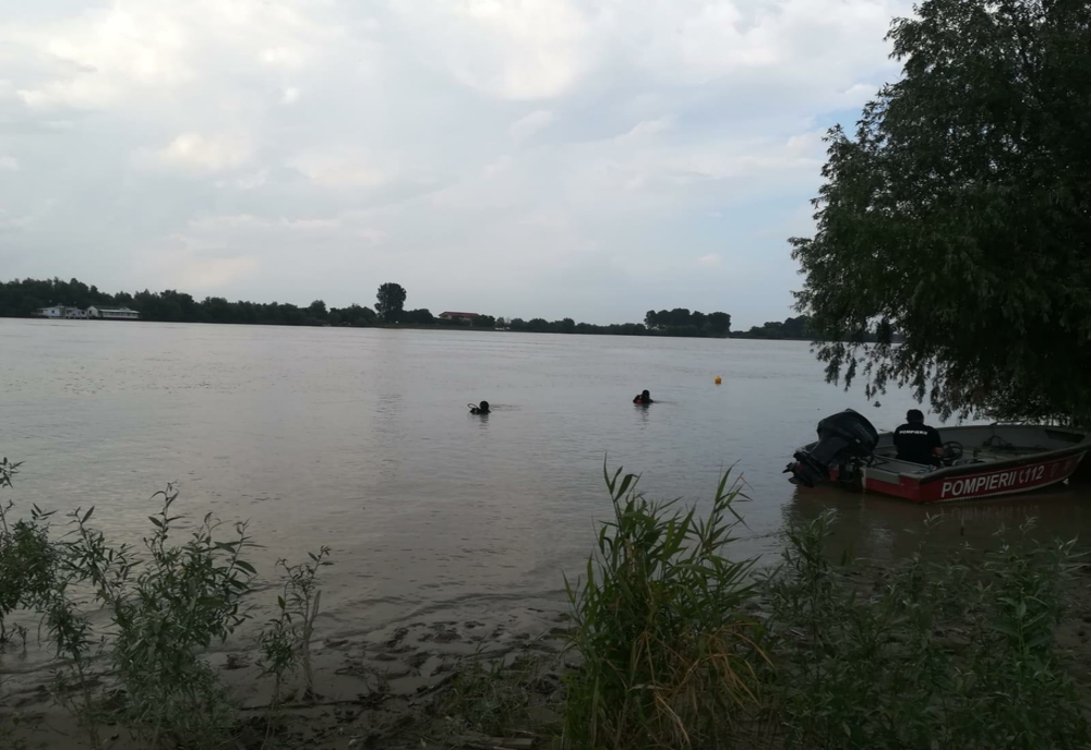 FOTO VIDEO Băiat de 15 ani, scos mort din apele Dunării, în Tulcea