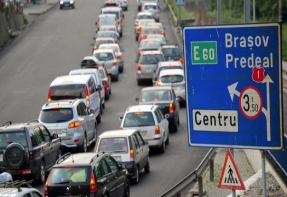 Trafic rutier intens în mai multe zone din România vineri după- amiază