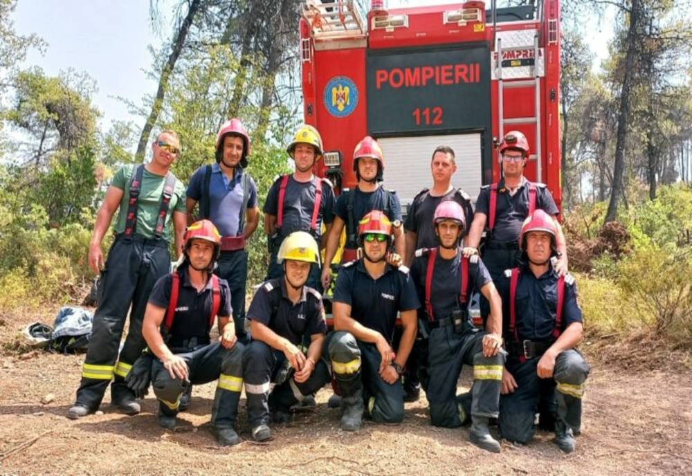Pompierii dâmbovițeni care s-au luptat cu flăcările din Grecia au ajuns acasă