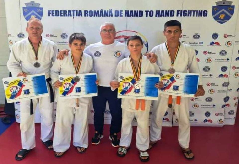 Sportivii de la Clubul „Falk Slatina”, antrenaţi de Iulian Mirică, medalii la Cupa României „Hand to hand”