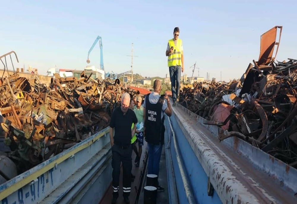 VIDEO Peste 1000 de tone de deșeuri oprite la intrarea în România