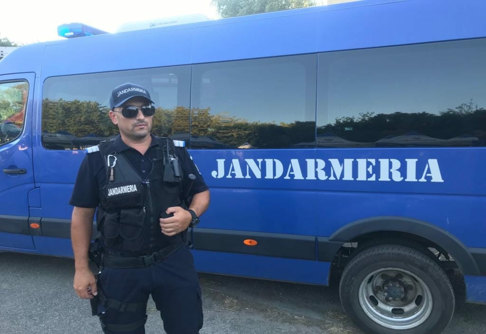 Minor rătăcit în bâlci, ajutat de un jandarm să își găsească însoțitorii