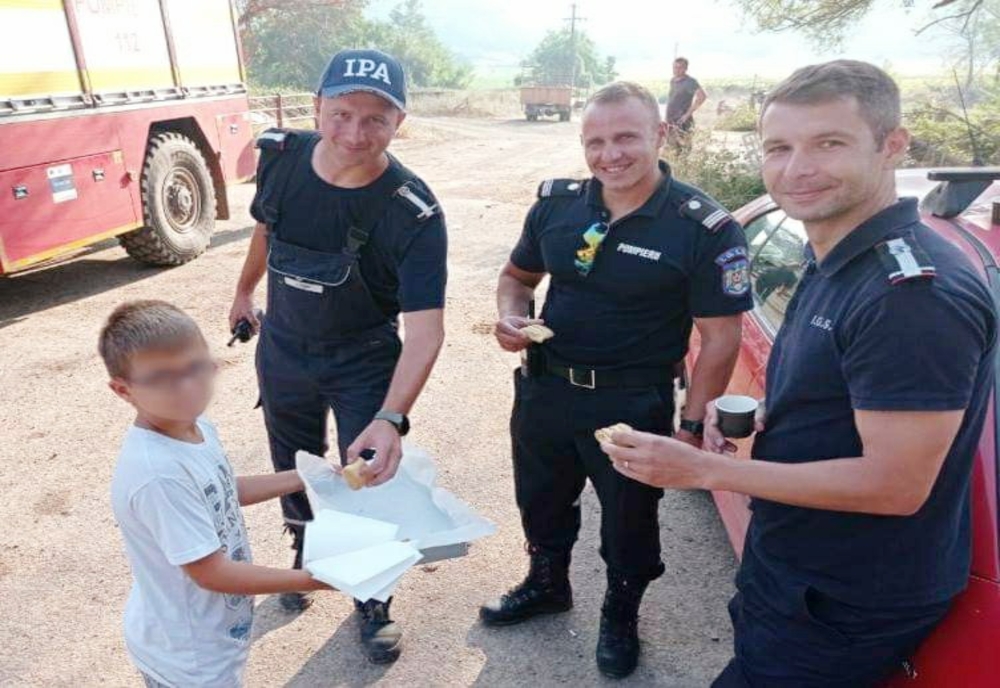 Pompieri români, profund impresionați de un copil din Grecia