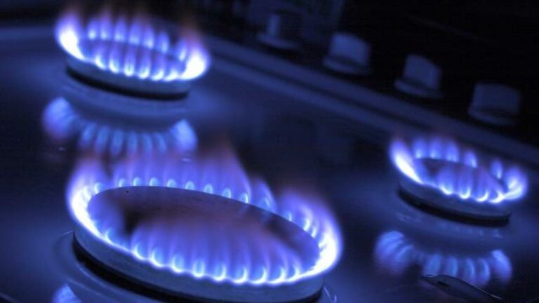 Specialiștii avertizează că facturile la gaze naturale vor crește cu 80%