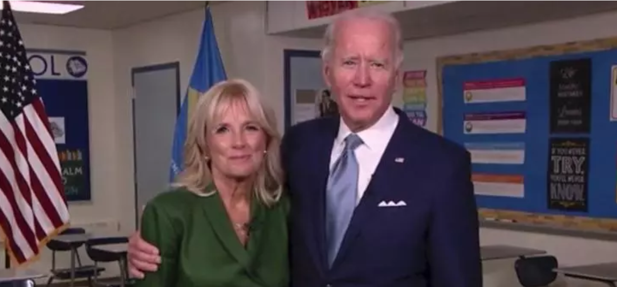 Joe Biden se vaccinează cu a treia doză de ser anti-COVID