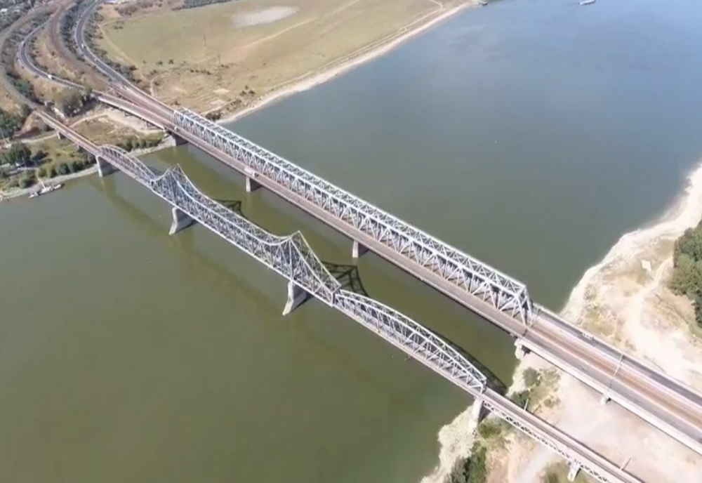Podul de la Feteşti de pe Autostrada Soarelui intră în reparații pentru doi ani