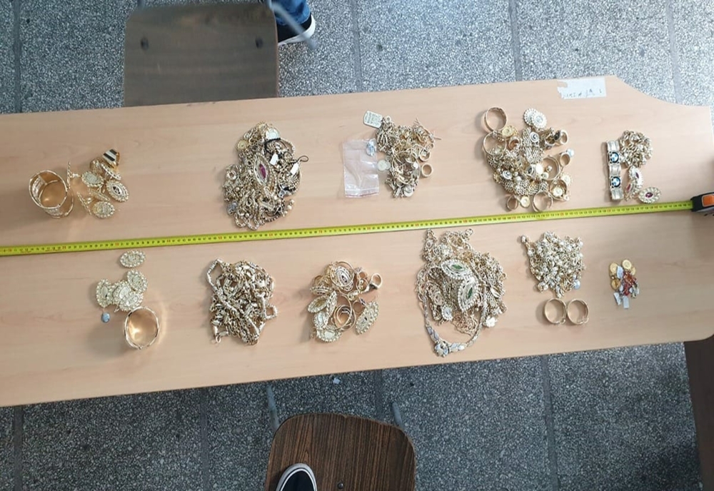 Contrabandă cu bijuterii în Constanța