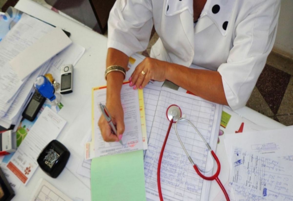 Consultații medicale gratuite în două localități din județul Hunedoara