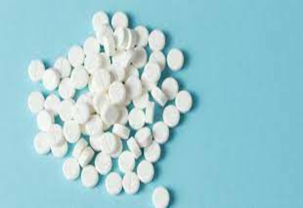 O tânără din Iași a înghițit 60 de pastile de Paracetamol, în încercarea de a se sinucide. A ajuns în comă la spital