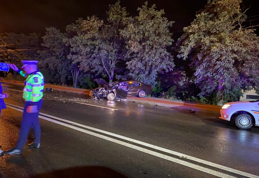 Accident în Caraș-Severin. O mașină a intrat sub un TIR. Patru persoane au murit